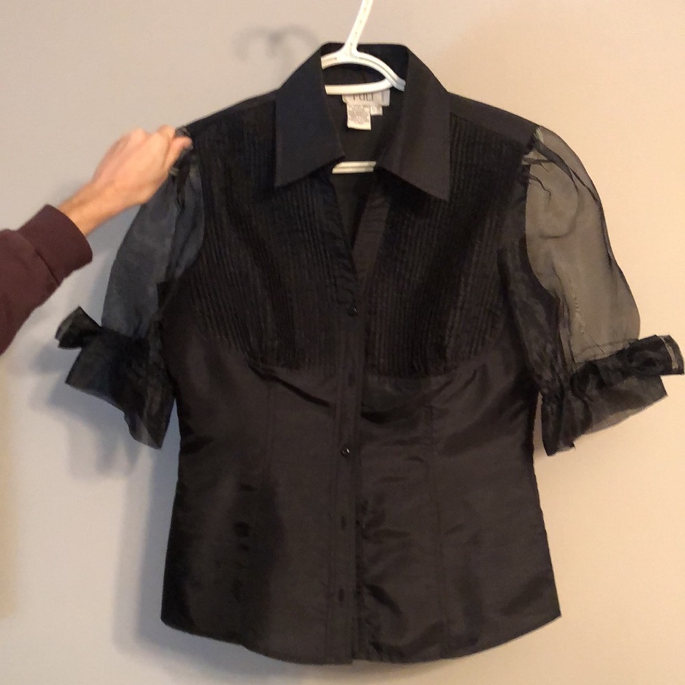 Puli blouse extravaganza with detail at sleeve